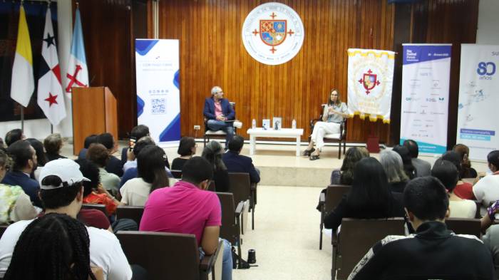 Hay Festival Joven: Escritoras iberoamericanas inspiran a estudiantes con sus relatos