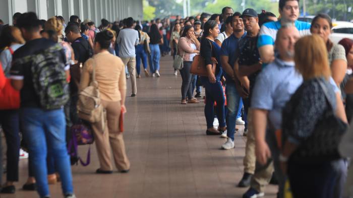 El desempleo es uno de los problemas de arrastre que enfrentan estos países.