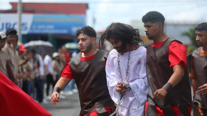 Panameños viven el Sábado Santo entre silencio y devoción