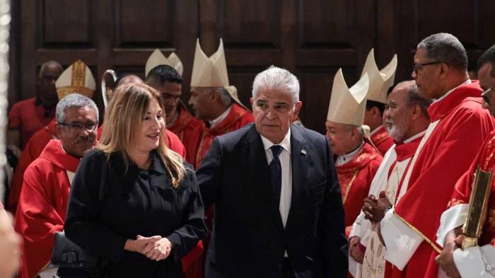 El presidente, José Raúl Mulino asistió en compañía de su esposa Maricel Cohen de Mulino.