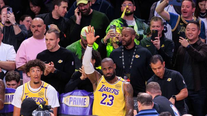 LeBron aumenta su leyenda