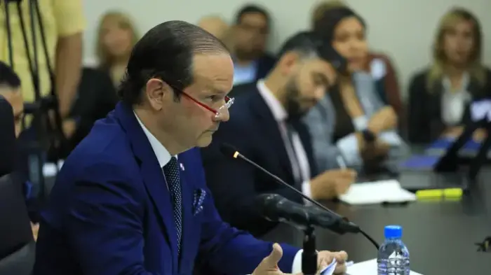 Martínez-Acha en la Asamblea: ‘Me he tenido que morder la lengua’