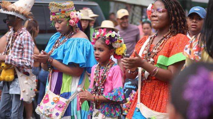 10 de noviembre en pequeños corazones con grandes raíces