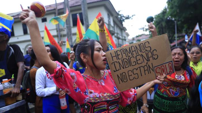 Las manifestantes protestaron en la Corte Suprema de Justicia