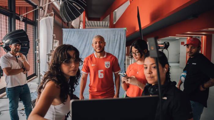 La narrativa de la campaña retrata momentos cotidianos de la vida en Panamá.