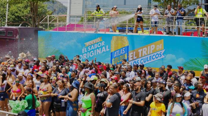 Especialistas recomiendan que el bloqueador debe reaplicarse de cada media a dos horas.