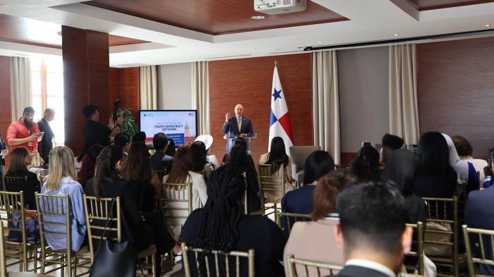 Lanzan desde Panamá la red mundial de jóvenes demócratas