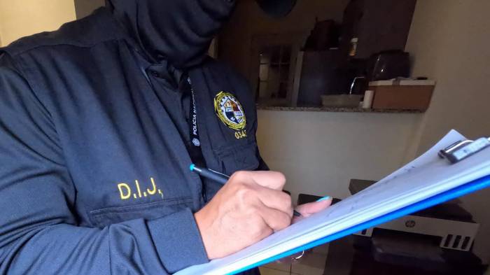 Según el Ministerio Público, los aprehendidos están siendo investigados por la presunta comisión del delito de peculado.