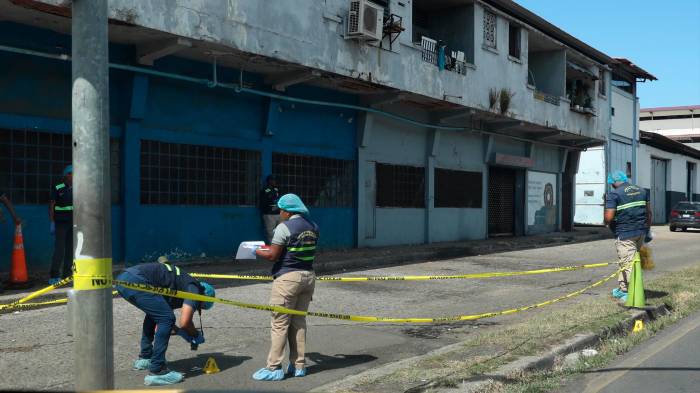 Se enfrentó con policías