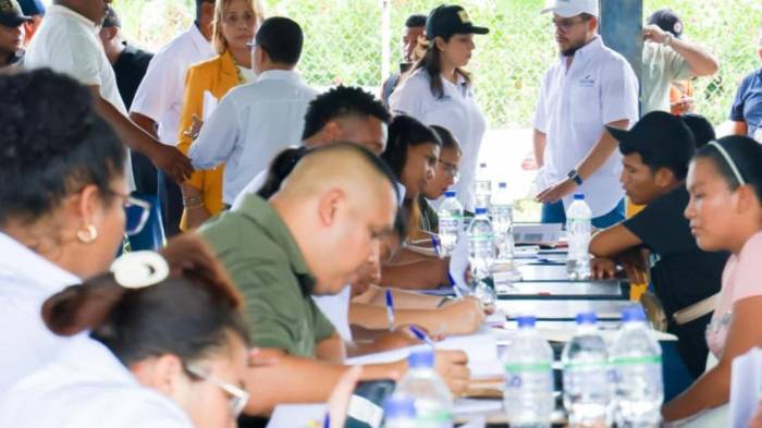Según Mitradel, ayer más de 600 personas participaron en la jornada de reclutamiento.