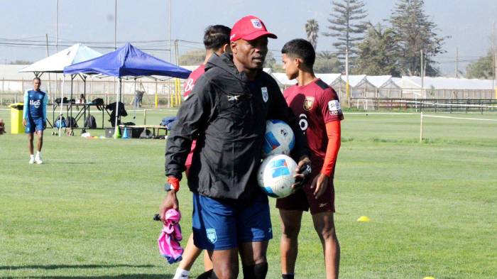 Jorge Dely Valdés, técnico de Panamá
