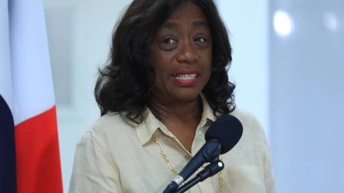 La ministra de Educación Lucy Molinar .