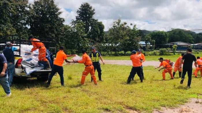 Asistencia humanitaria a diferentes comunidades de veraguas que se mantienen incomunicadas