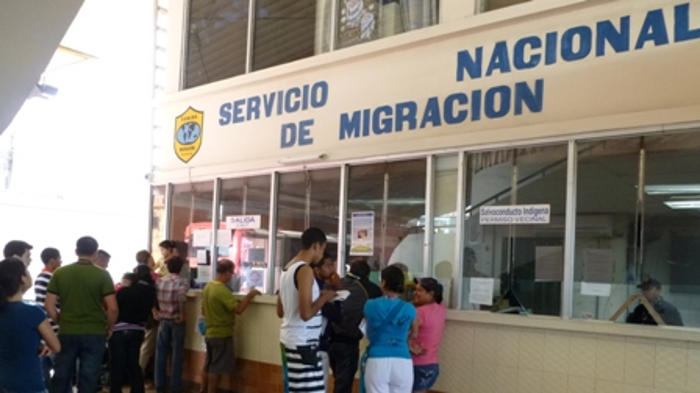 ARENA exige al SNM explicar los cambios en el horario de atención para trámites migratorios.