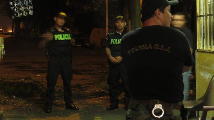 La policía realiza operativos