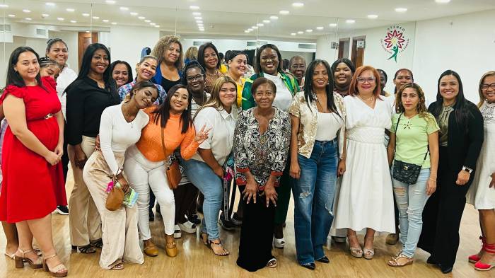 Un grupo entusiasta de damas participaron de este segundo encuentro.