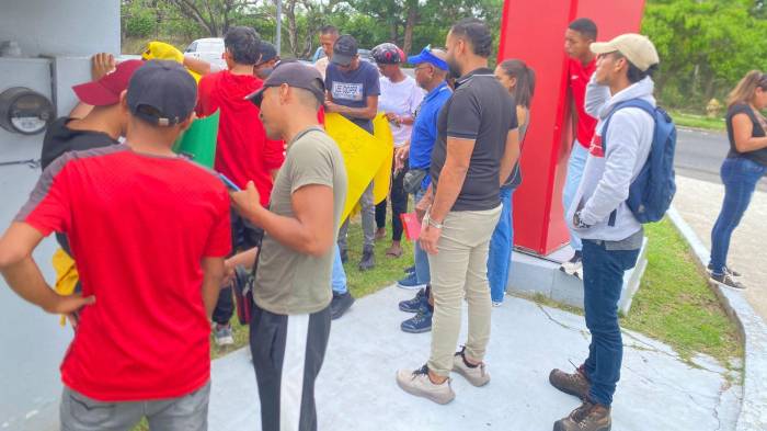 ‘Queremos lo nuestro’: protesta en Parque Lefevre contra el representante
