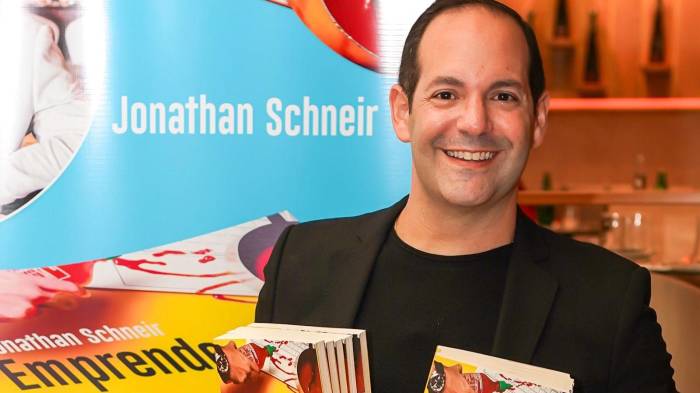 Jonathan Schneir: de perder dinero a inspirar con su libro ‘Emprendedor, pero no pendejo’