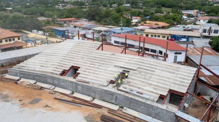 Las graderías y palcos del emblemático estadio herrerano registran cerca del 90% de avance.