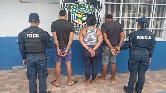 Dos hombres y una mujer aprehendidos.