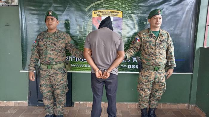 Las autoridades encontraron prendas de vestir que pertenecerían a la víctima.