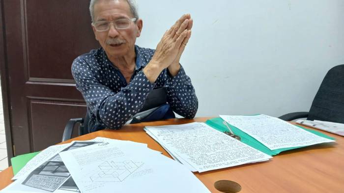 Atencio hace un llamado a la ministra de Educación, Lucy Molinar, para que intervenga.