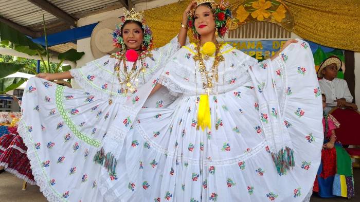 Reina de la Semana del Campesino a la usanza herrerana