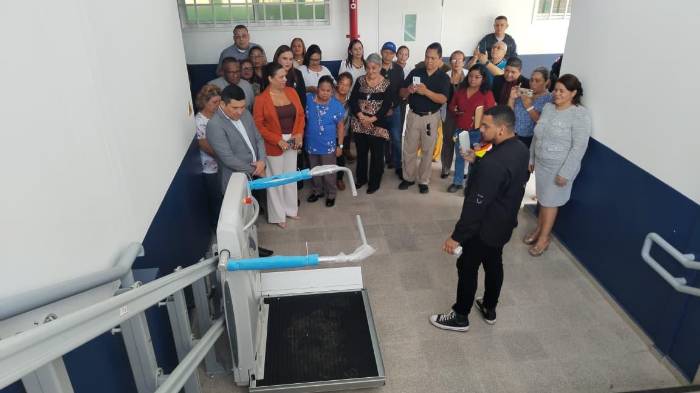 ¡Por fin! Entregan llaves de nuevas instalaciones en Colegio Moisés Castillo