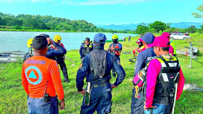 La comunidad en Bocas del Toro continúa esperando respuestas, tras la desaparición de Ghussan Zafar Labal y su hija de apenas 2 años.