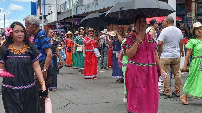 Primer Desfile de las 1000 NAGUAS | David se llenó de color, ritmo y tradición