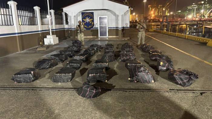 La droga fue hallada oculta en contenedores en puertos del Pacífico.