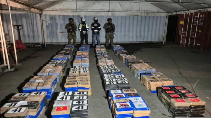 Autoridades incautaron más de 1,200 paquetes de presunta droga en contenedor ubicado en el puerto de Rodman.