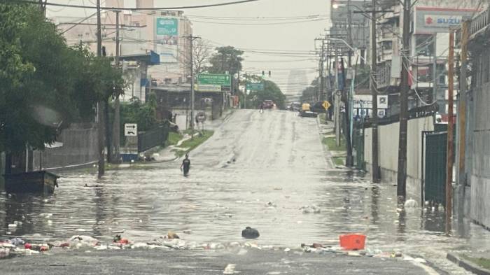 Ayer se registraron calles inundadas en la ciudad de Panamá.