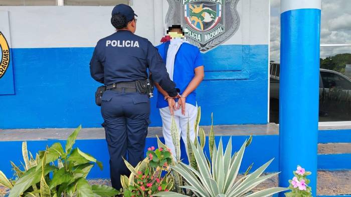 Joven de 19 años que fingió ser médico en el ‘Chicho’ queda libre