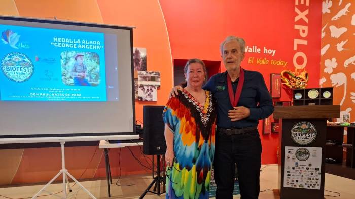 Cozzarelli junto a Arias de Para.