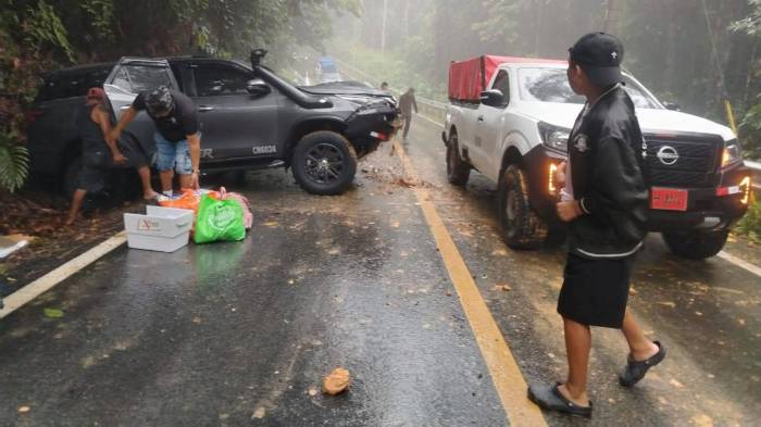 El vehículo se quedó sin frenos y cayó a una cuneta, pero afortunadamente no se reportaron heridos.