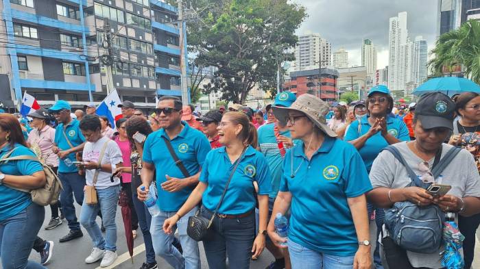 Realizaron una marcha en rechazo a la reforma de la CSS.