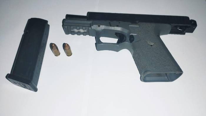 Las armas no tenían permiso.