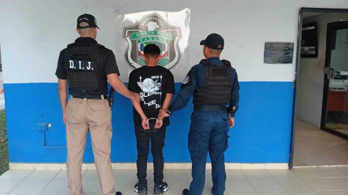 Durante los allanamientos, las autoridades decomisaron equipos tecnológicos que serán analizados como parte de las investigaciones.