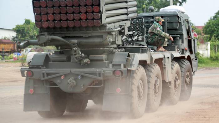 Disputan secciones de su frontera terrestre de 800 kilómetros, demarcada en parte por Francia.