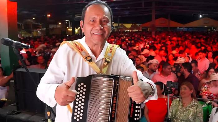 Redes Sociales/@nenitovargasplumasnegras