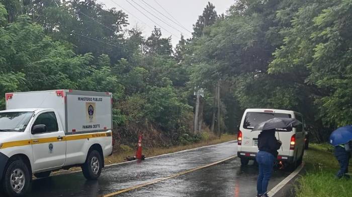 El peatón murió en la escena del accidente, el Ministerio Público recopiló evidencias para deslindar responsabilidades.
