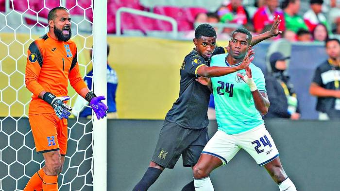 Honduras logró desajustar las líneas de Panamá adaptándose al juego rápido canalero.