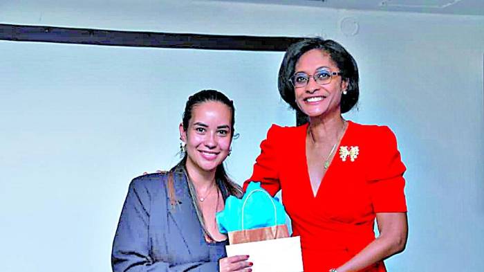 El jurado del concurso estuvo conformado por Myrja Ceballos, Michelle Domínguez y Laura Martínez.