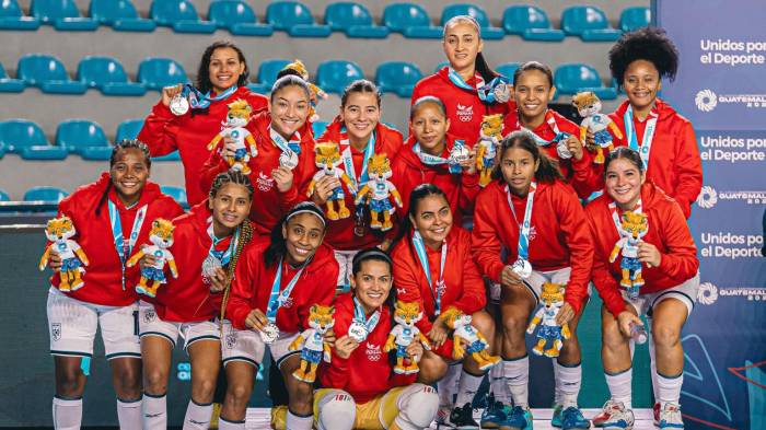Los goles de Panamá fueron de Kenia Rangel y Karina Santamaría.