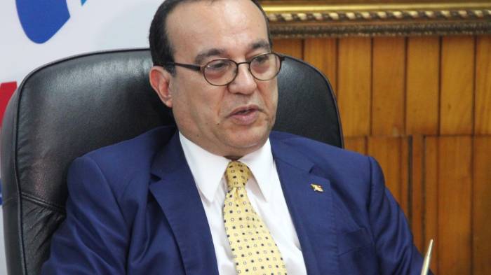 Rector pide que la reelección se decida en referéndum