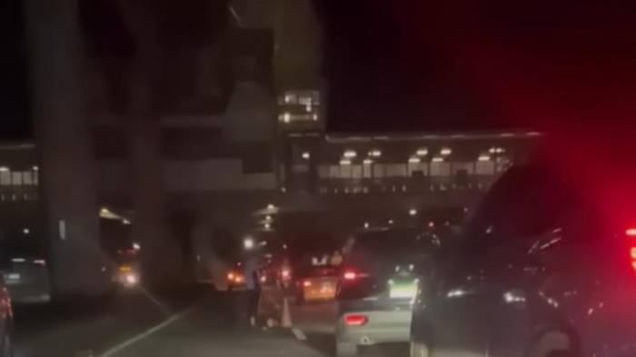 Autoridades acordonaron la vía mientras se realizaban las diligencias tras el atropello fatal.