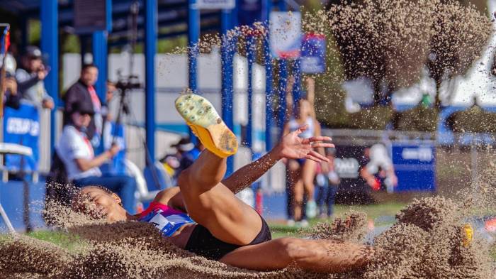 Nathalee Aranda durante la competencia.