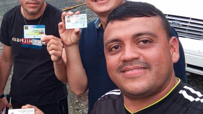 Hallan putrefacto a taxista en el maletero de su auto