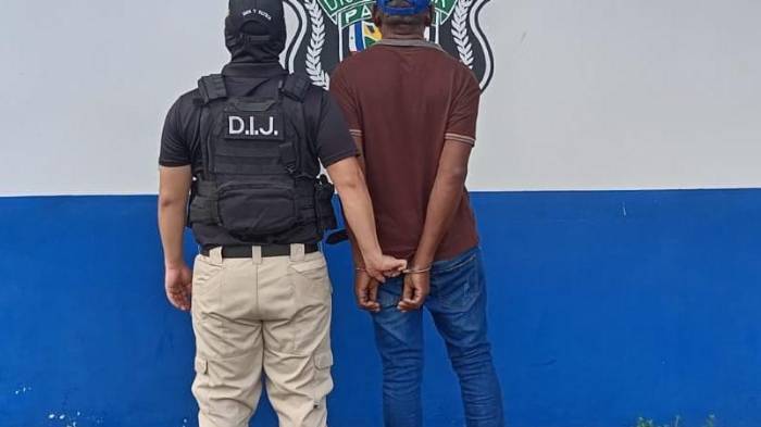 Dos funcionarios y un particular fueron aprehendidos